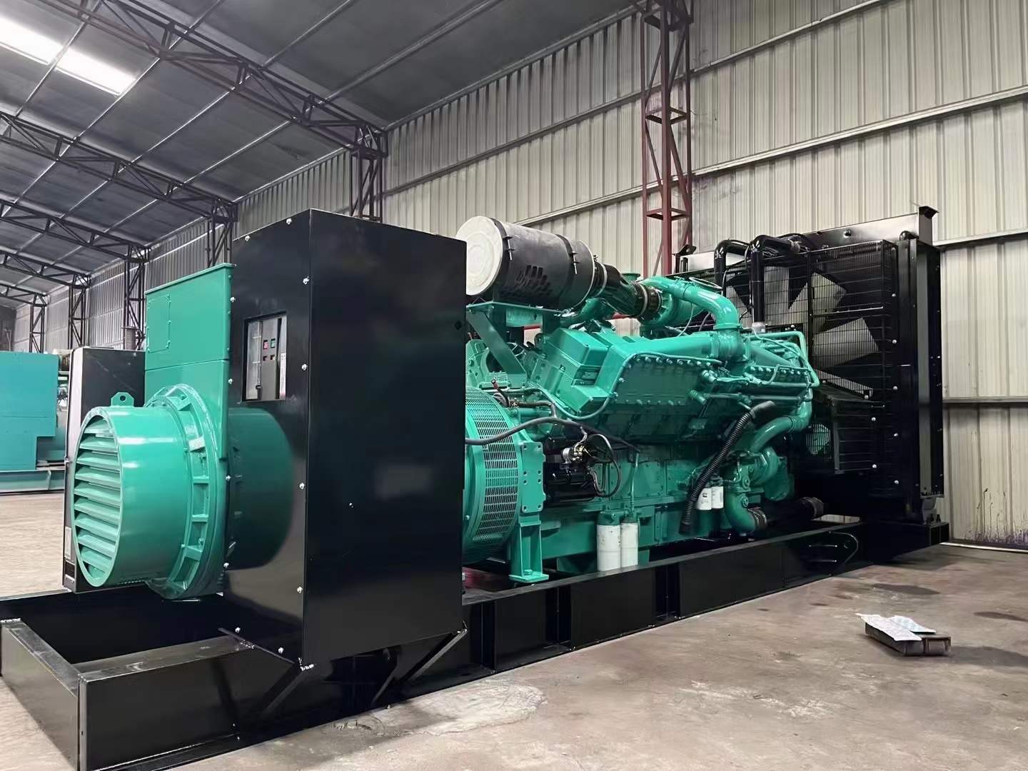 保靖如何降低 800kW 柴油发电机输出电流的波动？